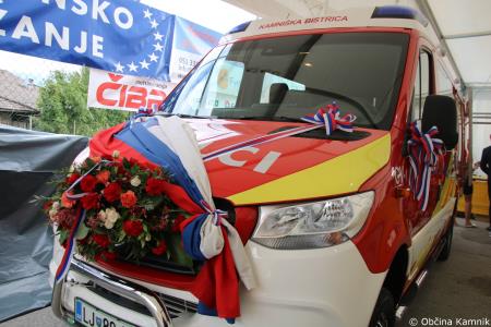 Gasilke in gasilci Prostovoljnega gasilskega društva Kamniška Bistrica bogatejši za novo vozilo in motorno črpalko (1)